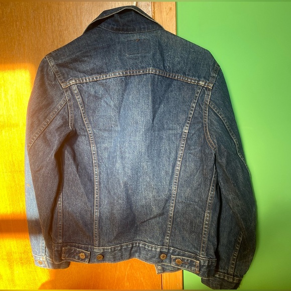 Levi Strauss and Co Vintage Jean Jacket w/ removable iron on patches - Picture 2 of 3